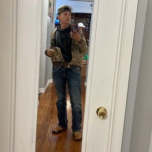 Meet your Posher, Leo